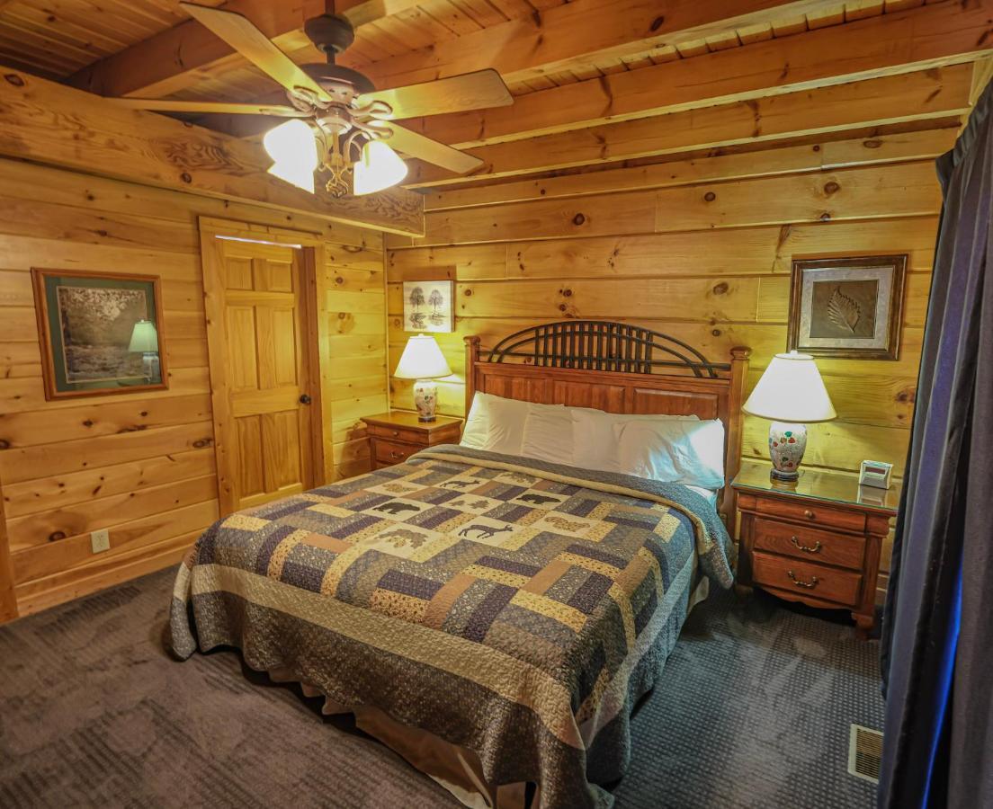 Lazy Bear Lodge Gatlinburg Exteriör bild